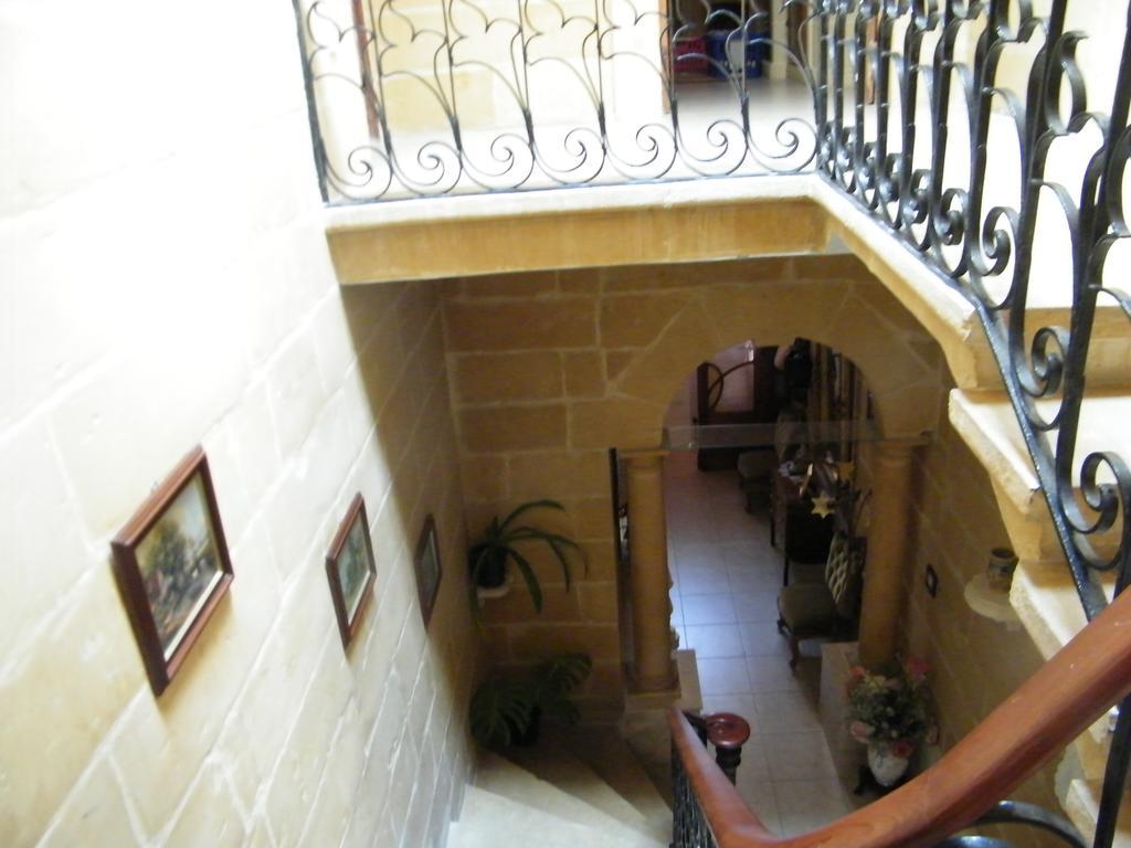 Apartamento Nocturne Family House Paola Exterior foto