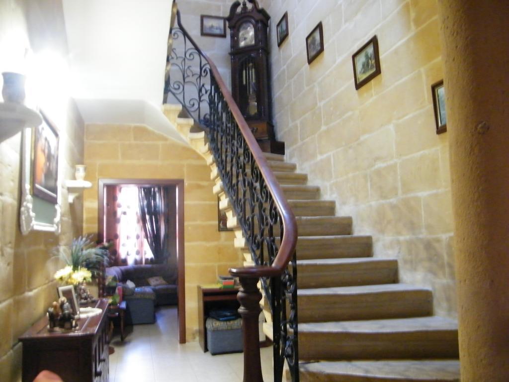 Apartamento Nocturne Family House Paola Exterior foto