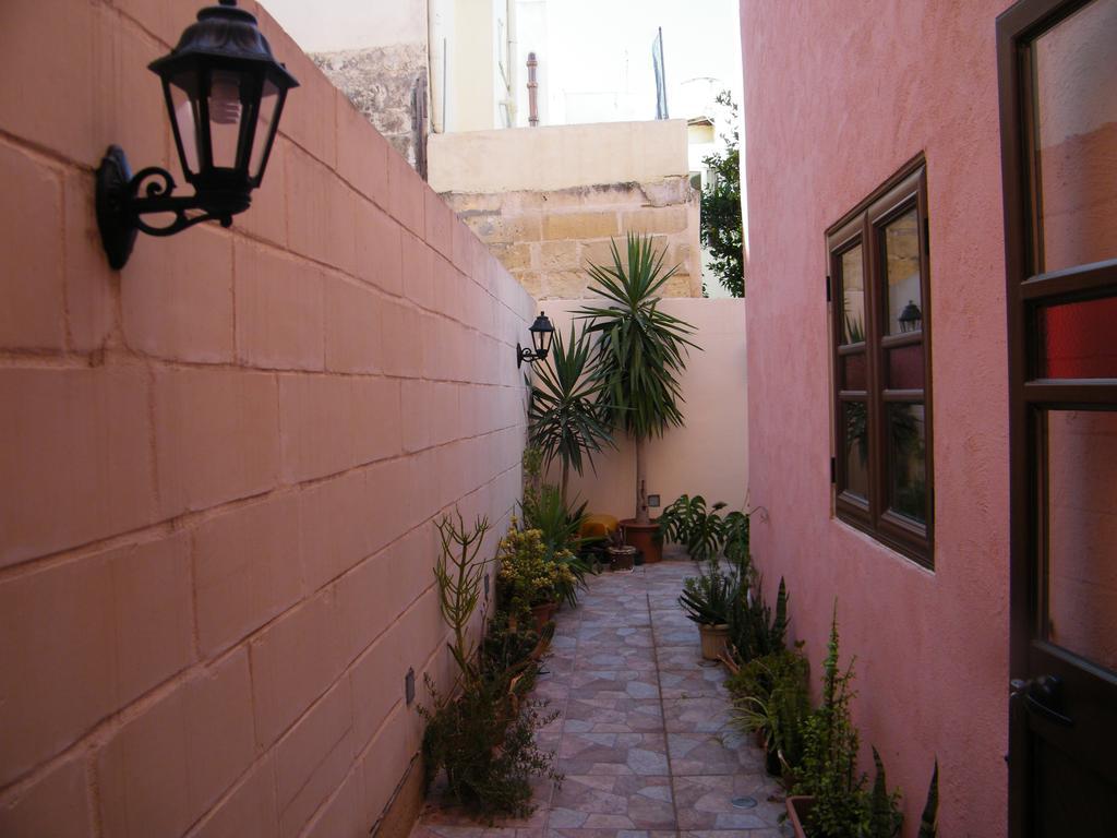 Apartamento Nocturne Family House Paola Exterior foto