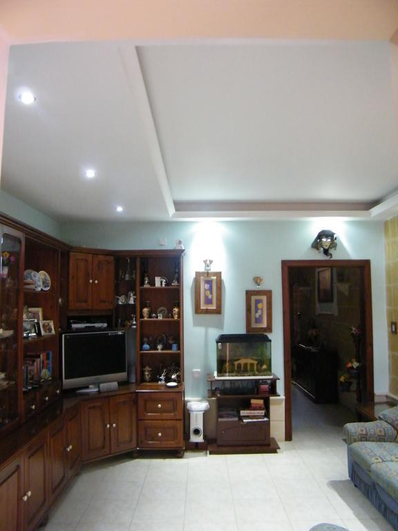 Apartamento Nocturne Family House Paola Exterior foto