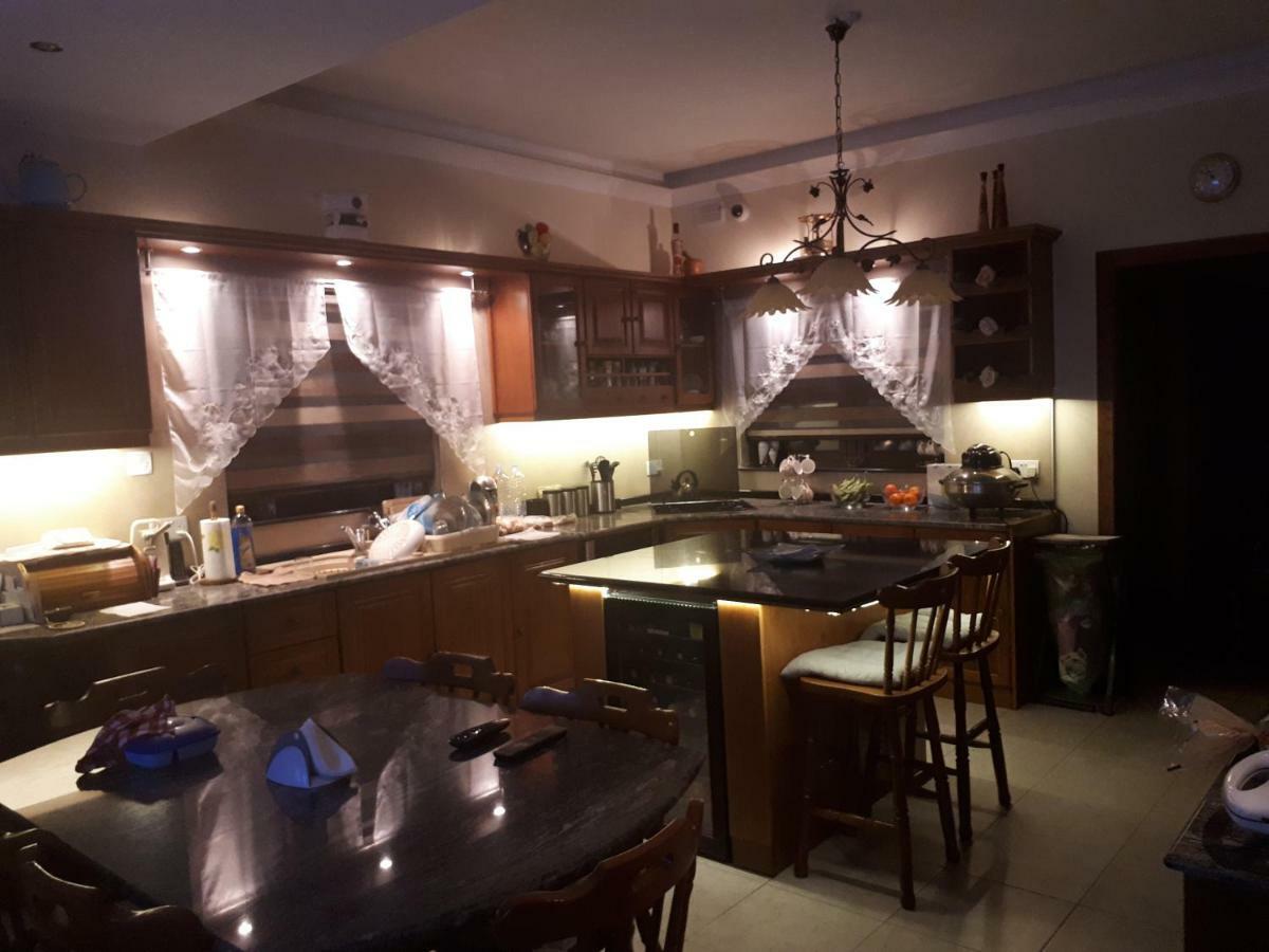 Apartamento Nocturne Family House Paola Exterior foto
